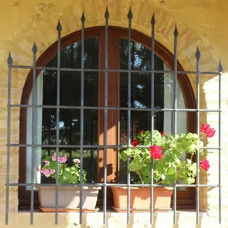 Casa Donella * بودجيبونسي